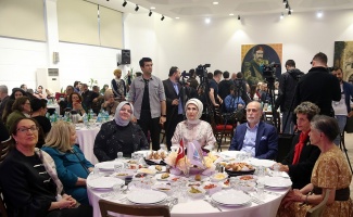 Emine Erdoğan Darülaceze sakinleriyle iftar yaptı