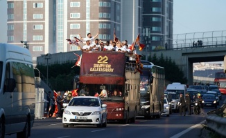 Galatasaray’da kupa töreni başladı