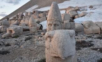 Nemrut Dağı bayram tatilinde konuklarını bekliyor