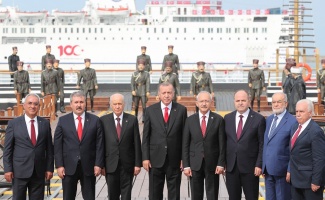 Samsun’da 19 Mayıs kutlamasına damga vuran “birlik pozu”