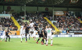 Süper Lig: Aytemiz Alanyaspor: 1 - Atiker Konyaspor: 2 (İlk yarı)