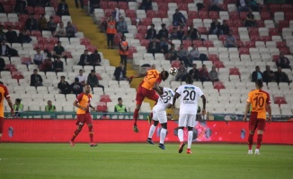 Ziraat Türkiye Kupası Finali: Akhisarspor: 0 - Galatasaray: 0 (İlk yarı)