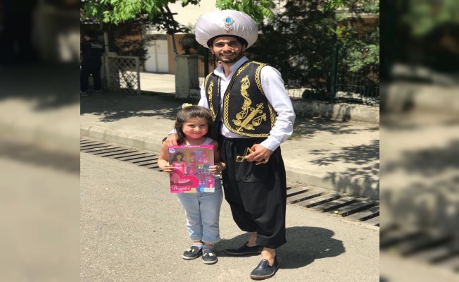 25 &ccedil;ocuğu &lsquo;Alaaddin&rsquo;in Sihirli Lambası&rsquo; ile sevindirdi