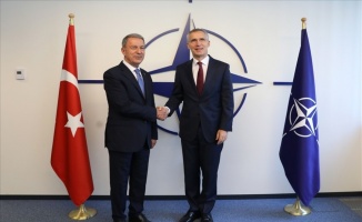 Bakan Akar, NATO Genel Sekreteri Stoltenberg ile bir araya geldi