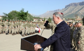 Cumhurbaşkanı Erdoğan Pençe Harekatı'na katılan askerlerin bayramını kutladı