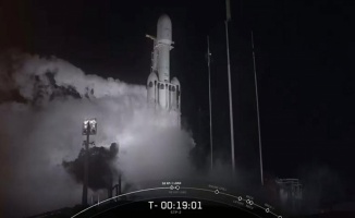 Dünyanın en güçlü ticari roketi Falcon Heavy üçüncü kez fırlatıldı