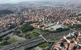 İstanbul’da polis helikopteriyle bayram dönüşü trafik denetimi