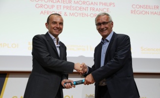 Schneider Electric İnsan Kaynakları Başkanı Olivier Blum&#039;a ödül