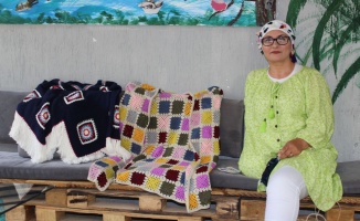 Tek eliyle hayatı &ouml;r&uuml;yor