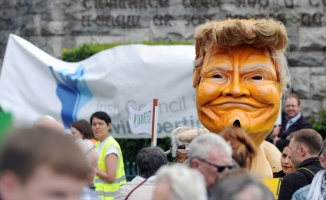 Trump, İrlanda’da protesto edildi