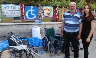 Yardımsever dede ve torununun sosyal medya hesabını çaldılar