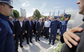Cumhurbaşkanı Erdoğan Aliya İzzetbegoviç&#039;in kabrini ziyaret etti