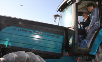 Erdoğan, yerli &#039;elektrikli traktör&#039; deneme sürüşünü gerçekleştirdi