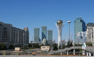 Kazakistan stratejik hamlelerle finansta liderlik peşinde