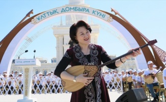 Kazakistan&#039;da Ulusal Dombıra Günü kutlanıyor