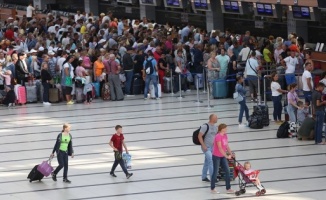 Thomas Cook mağdurlarının ülkelerine dönüşü sürüyor
