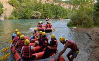 Tur firmaları kafilelerle Tunceli&#039;ye yolcu taşıyor