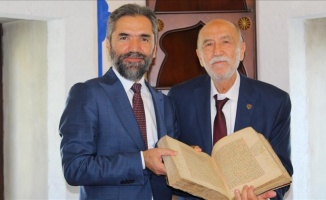 441 yıllık yazma eser İbn Haldun Üniversitesi&#039;ne Emanet