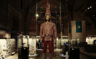 'Altın Elbiseli Adam'ın Türkiye yolculuğu sona eriyor