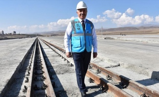 Bakü-Tiflis-Kars demir yolu hem kıtaları hem rayları birleştirdi