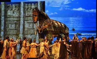 Bolşoy Tiyatrosu&#039;nun kumaşları Türkiye&#039;den