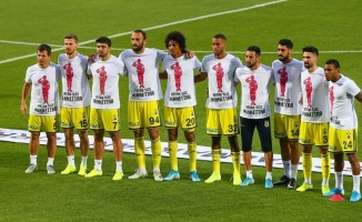 Fenerbahçeli futbolculardan Mehmetçik&#039;e destek