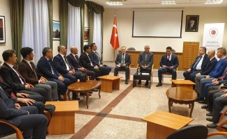 Türkiye&#039;nin Kazan Başkonsolosu Erikan, Türk iş dünyası temsilcileriyle ikili ticaret toplantısı yaptı