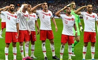 UEFA'dan Millilerin asker selamına soruşturma