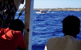 Akdeniz'de kurtarılan 276 düzensiz göçmen için AB ülkelerinden liman bekleniyor