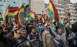 Morales&#039;in istifasının ardından Bolivya&#039;da halk sokaklara döküldü