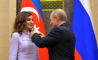 Putin&#039;den Azerbaycan Cumhurbaşkanı Birinci Yardımcısı Mihriban Aliyeva&#039;ya Dostluk Madalyası