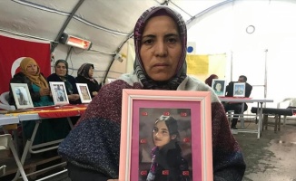 Diyarbakır annelerinden Demir: Evlatlarımızı o zalimlerin eline bırakmayacağız