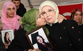 Emine Erdoğan'dan Diyarbakır annelerine ziyaret