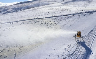Erciyes Dağı&#039;nda 45 bin metreküp yapay kar üretildi