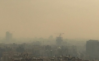 İran&#039;da hava kirliliği nedeniyle eğitime yine ara verildi