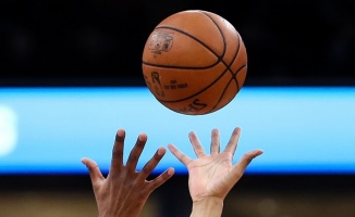 NBA'de Mavericks, Lakers'ın 10 maçlık galibiyet serisine son verdi