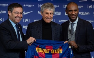 Barcelona yeni teknik direktörü Quique Setien'i tanıttı