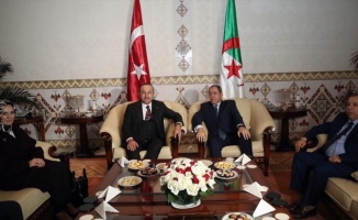 Dışişleri Bakanı Çavuşoğlu Cezayir'de