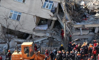 Düzce ve Sivas Belediyesinden depremzedeler için yardım kampanyası
