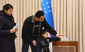 Özbekistan'da 25 bölgede halk genel seçim için tekrar sandık başına gitti