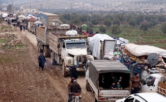 Son 48 saatte 36 bin sivil daha Türkiye sınırı yakınlarına göç etti