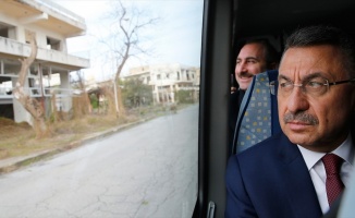 Cumhurbaşkanı Yardımcısı Fuat Oktay, kapalı Maraş&#039;ı ziyaret etti