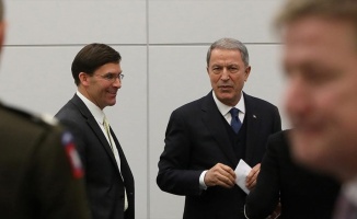 Milli Savunma Bakanı Akar NATO Karargahı&#039;nda ABD&#039;li mevkidaşı Esper ile görüştü