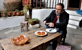Tarihçi profesör peynir tatlıları için Anadolu&#039;yu karış karış geziyor