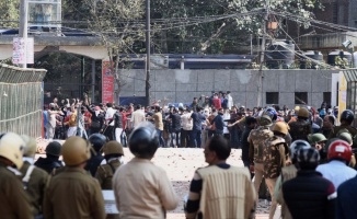 Hindistan&#039;da radikal milliyetçi Hindu çeteler gazetecileri hedef alıyor