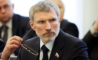 Rus Milletvekili Juravlyov, koronavirüsle mücadele için ABD&#039;nin finansal destek yöntemlerini örnek verdi