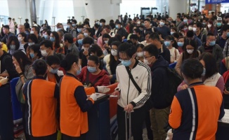 Çin&#039;in Vuhan kentinden on binlerce kişi ayrıldı