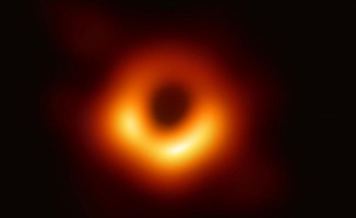 Einstein&#039;ın genel görelilik teorisi kara delik yakınında doğrulandı