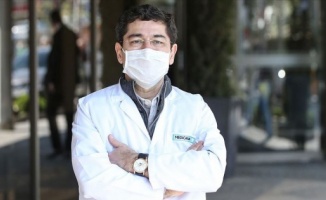 Koronavirüsü yenen doktor: “Virüsün akciğerlerde ilerleme hızı korku filmi gibi“