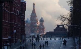 Rus uzmanlar, çalışan göçmenlerin Rusya vatandaşlarıyla eşitlenmesini istedi